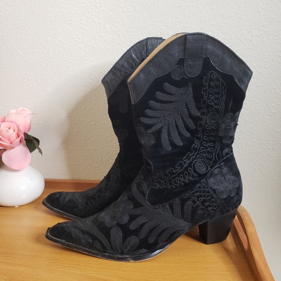 Julie Miles Shoes - Julie Miles Embroidered Western rodeo Cowboy Boots
